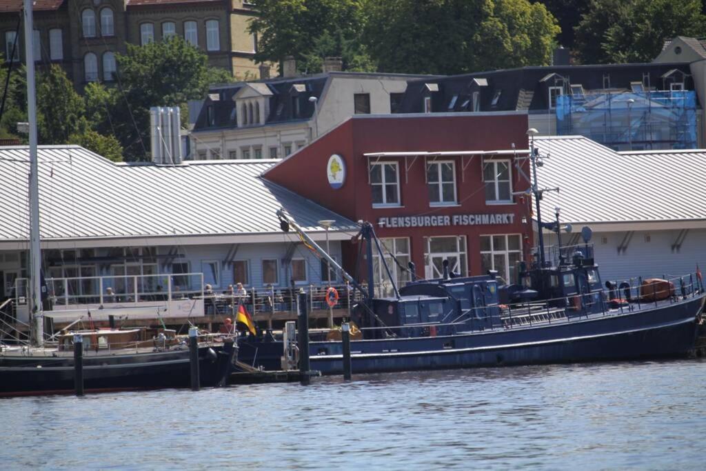 Gemuetliche Haushaelfte Mit Garten Und Terrasse Flensburg Bagian luar foto