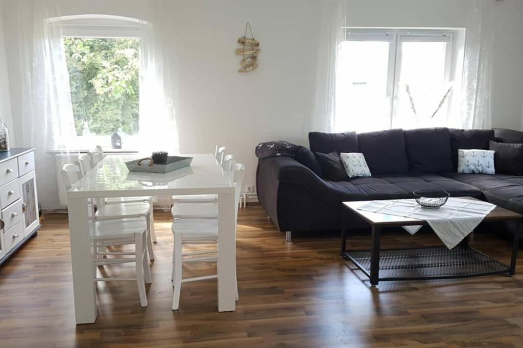 Gemuetliche Haushaelfte Mit Garten Und Terrasse Flensburg Bagian luar foto