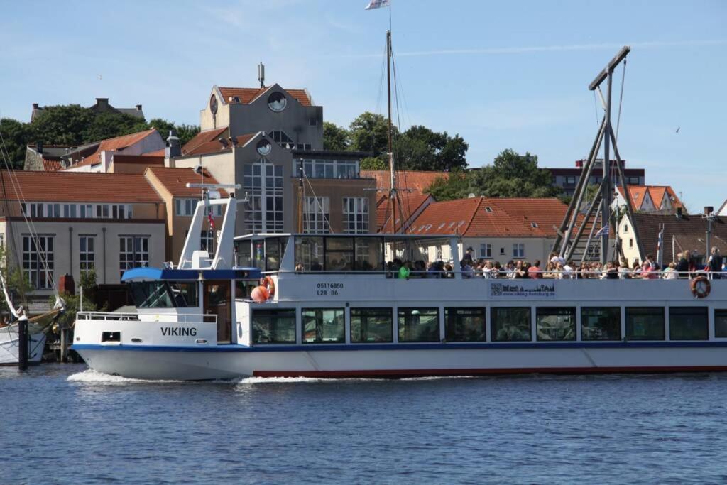 Gemuetliche Haushaelfte Mit Garten Und Terrasse Flensburg Bagian luar foto