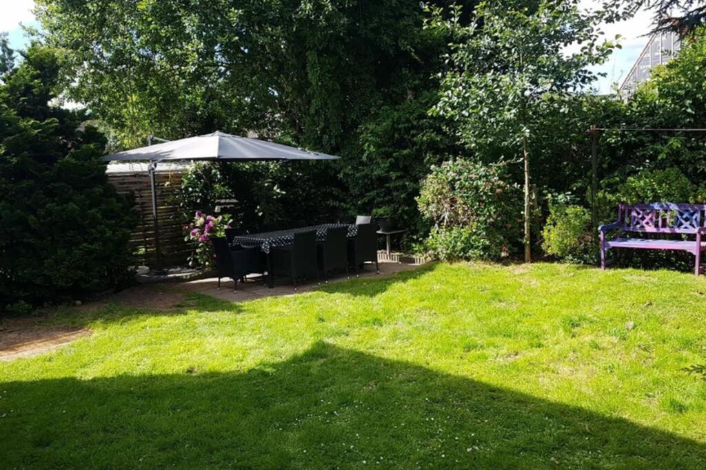 Gemuetliche Haushaelfte Mit Garten Und Terrasse Flensburg Bagian luar foto